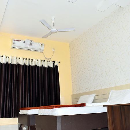 Balangir Hotel Triveni المظهر الخارجي الصورة